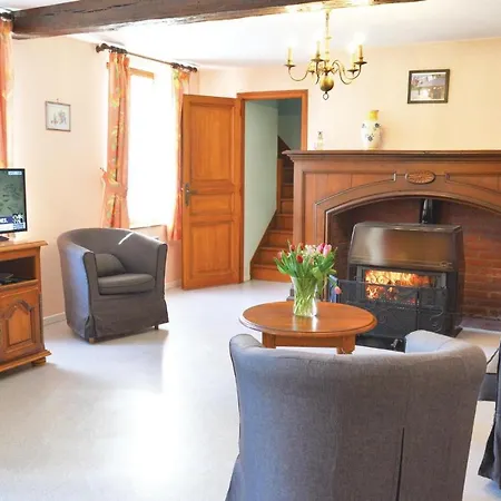 4 Bedroom Gorgeous In Holiday home Parfondeval (Aisne)